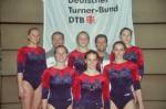 Foto-Nr.: 692.5  	Martin Wawrzyniak 
Die Turnerinnen vom RW Bttenberg mit Trainer 
hinten v.links: Linda Venzke, Eiko Rmker, Verena Winkelmann, Fabio Gianfelici, Sandra Anders; 
vorn v.li: Ute Einhuser, Carolin Stempinski, Mareike Fleischer 
